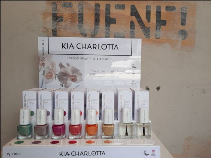 nagellack vegan - kia charlotta