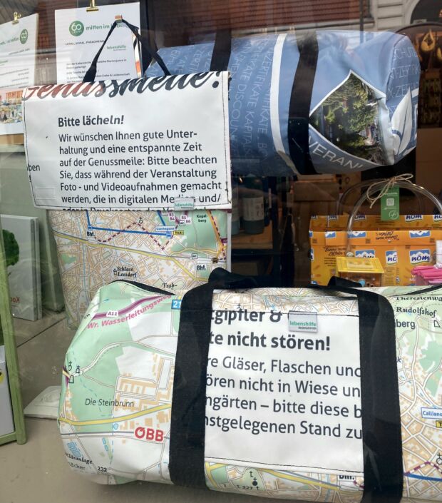 fünf Auslage Taschen Lebenshilfe handgefertigte Taschen Lebenshilfe Baden